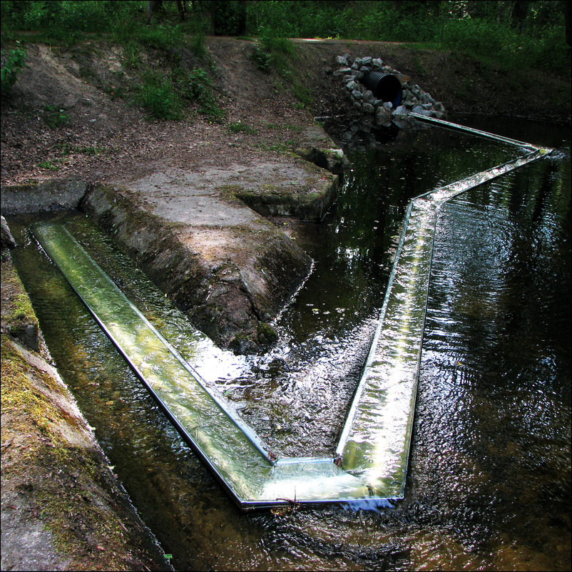 Waterloop - 30 m, zinc, plastic, stones, water