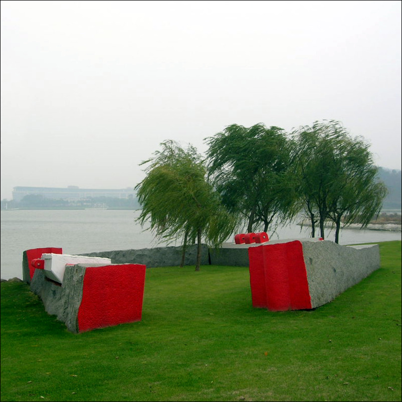 Pän tà - 25 x 14 x 2 m, granite, marble, bronze, red painting